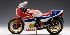 1/6 AutoArt Honda CB1100R (RD) 1983 - 06011