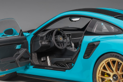 1/18 AUTOart Porsche 911 (991.2) GT2 RS Weissach Package (Miami Blue)