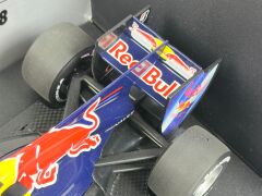 1/18 MINICHAMPS F1 Red Bull Racing Renault RB6 M Webber - 110100006