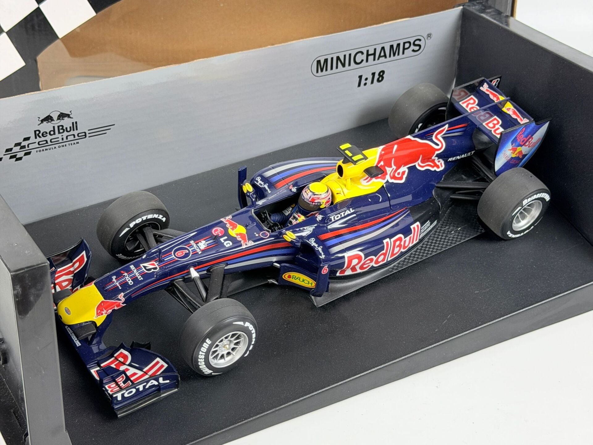 1/18 MINICHAMPS F1 Red Bull Racing Renault RB6 M Webber - 110100006