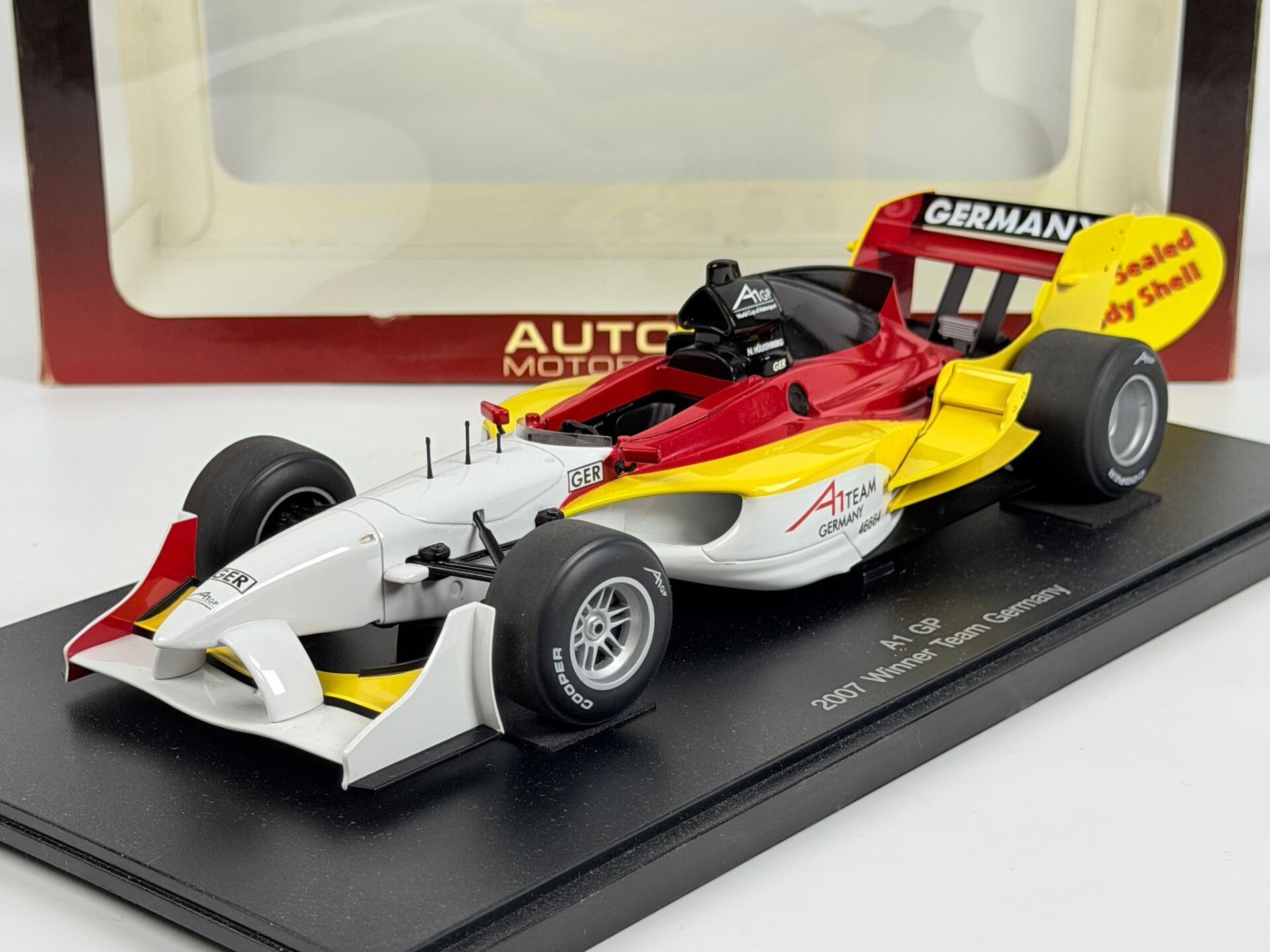 1/18 AUTOart F1 A1 GP 2007 Overall Winner - Team Germany - 18103