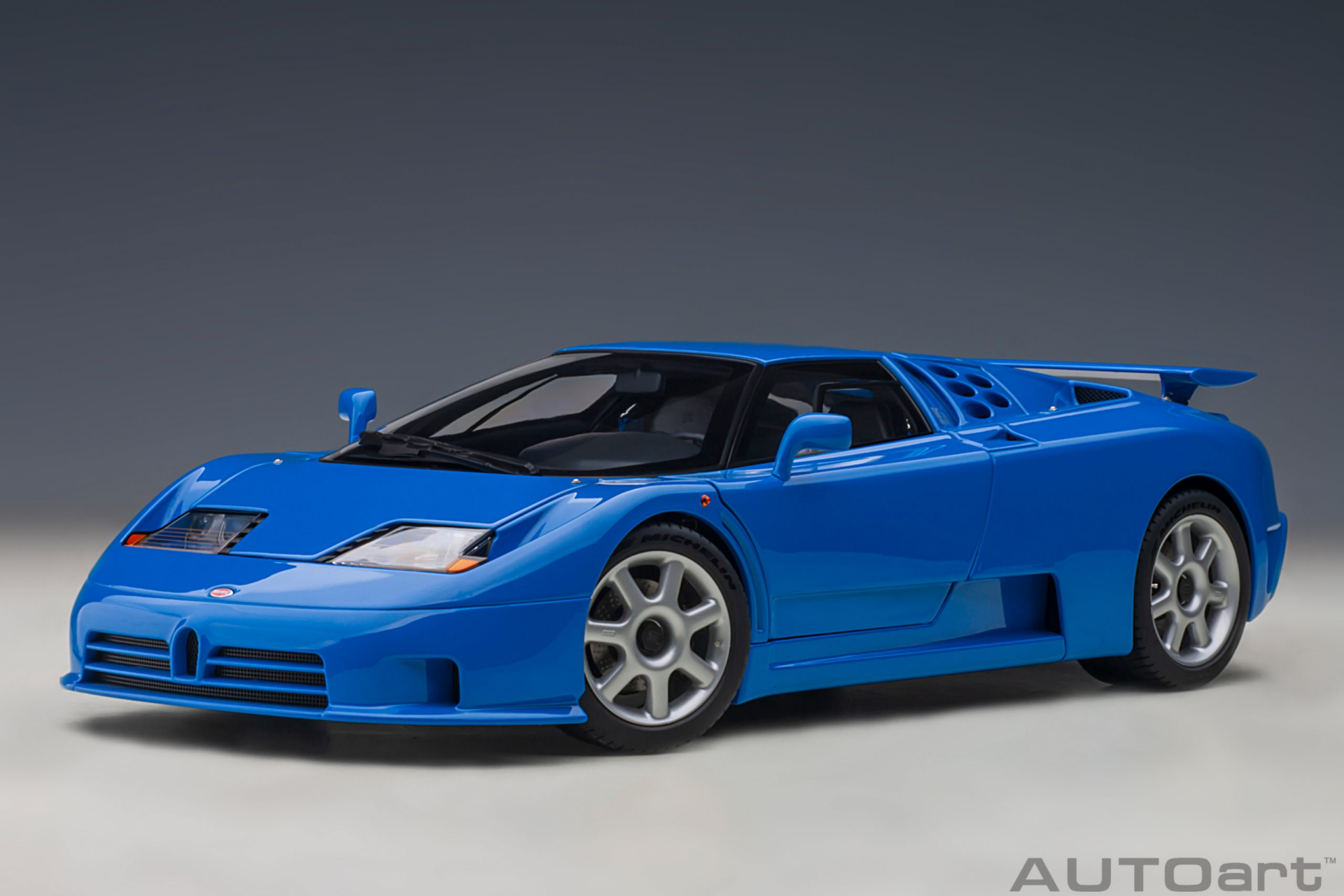 1/18 AUTOart Bugatti EB110 SS (French Racing Blue) - 70917