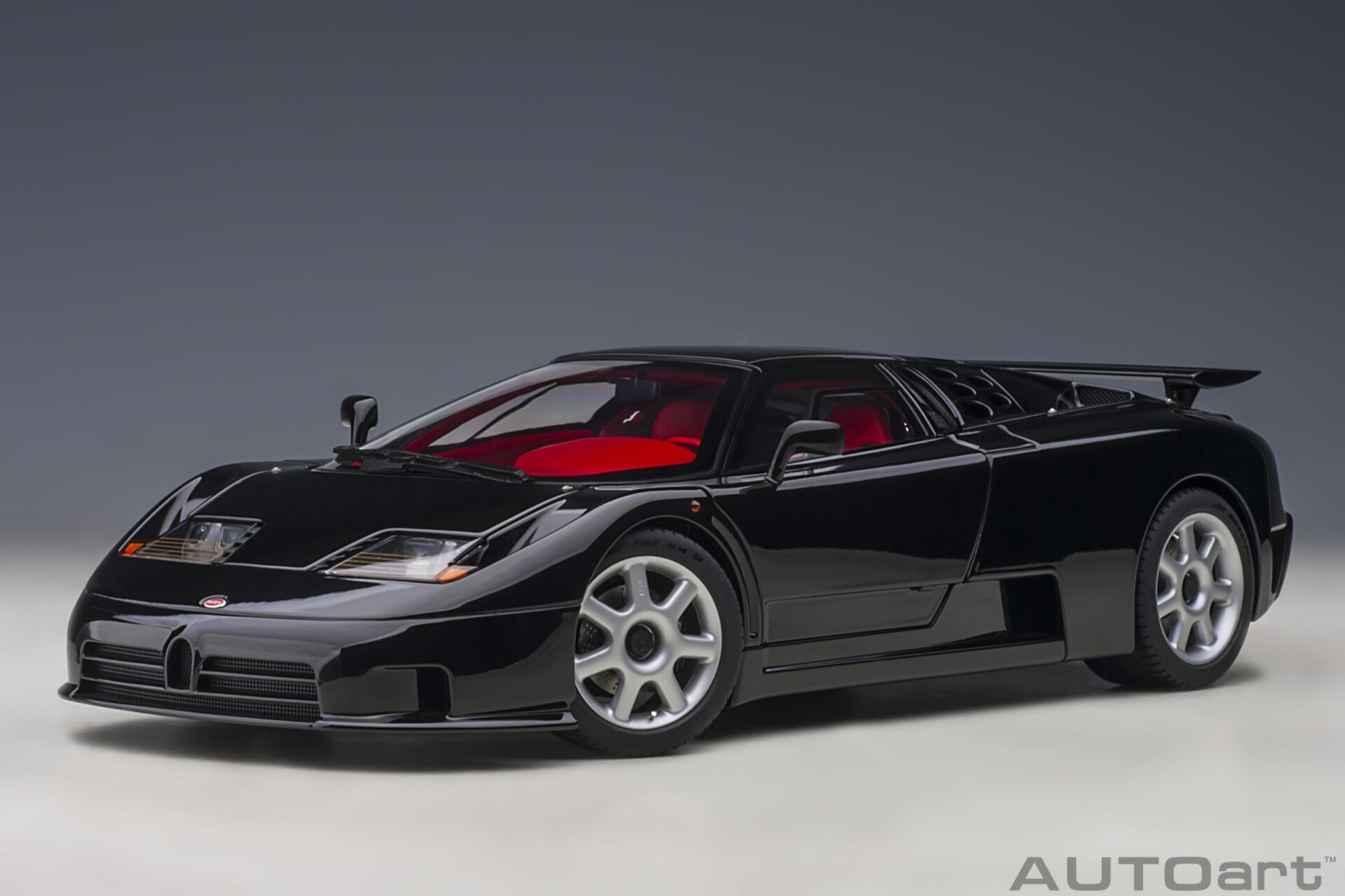 1/18 AUTOart Bugatti EB110 SS (Nero Vernice) - 70919