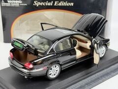 1/18 MAISTO Jaguar X Type 2001 Silver Saloon - 31621