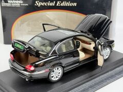 1/18 MAISTO Jaguar X Type 2001 Silver Saloon - 31621