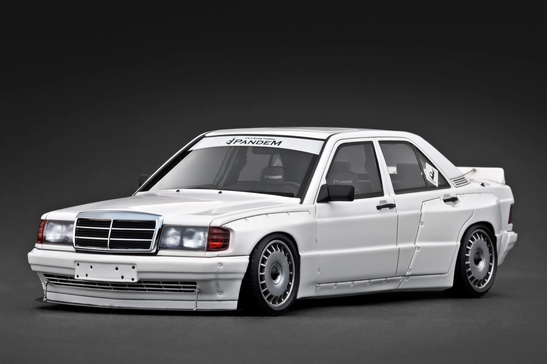 1/18 IGNITION MODELS - MERCEDES PANDEM 190 WHITE