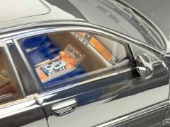 HATALI - 1/18 Motorhelix Audi A8L W12 2008