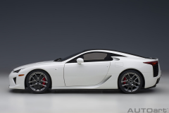 1/18 AUTOart Lexus LFA (Whitest White/Carbon) - 78851