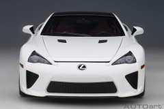 1/18 AUTOart Lexus LFA (Whitest White/Carbon) - 78851