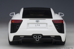 1/18 AUTOart Lexus LFA (Whitest White/Carbon) - 78851