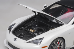 1/18 AUTOart Lexus LFA (Whitest White/Carbon) - 78851
